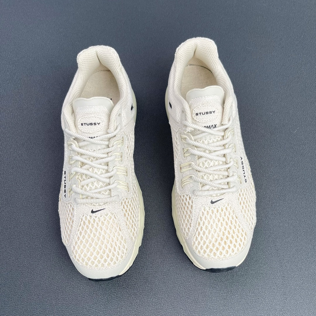 Stüssy Fossil Sneakers - Nike Air Max 2013 DM6447-200 - product image from the listing.