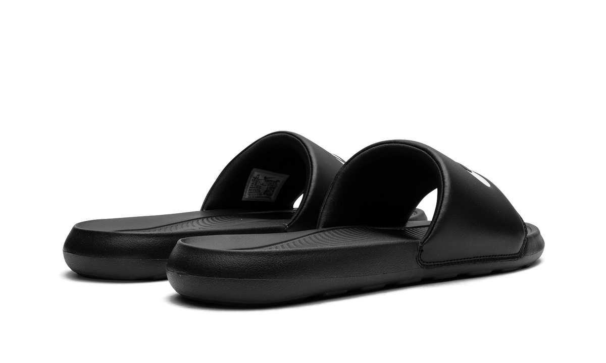 "Black White" Victori One Slide CN9675 002 - product image from the listing.