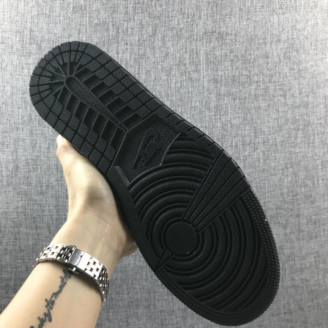 Black Patent Sneakers - Air Jordan 1 Mid BQ6472-002 - product image from the listing.