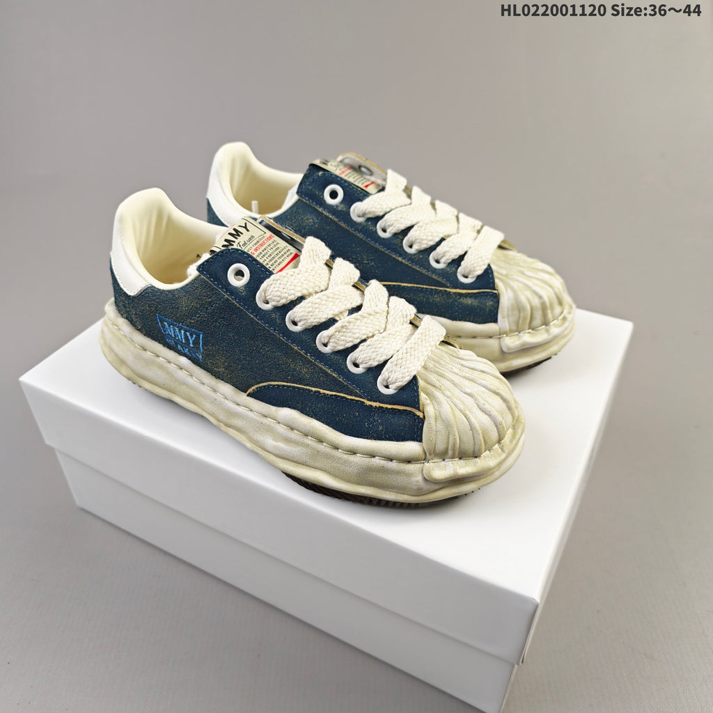 Blue Denim MMY Wayne Low-Top Sneakers - product image from the listing.