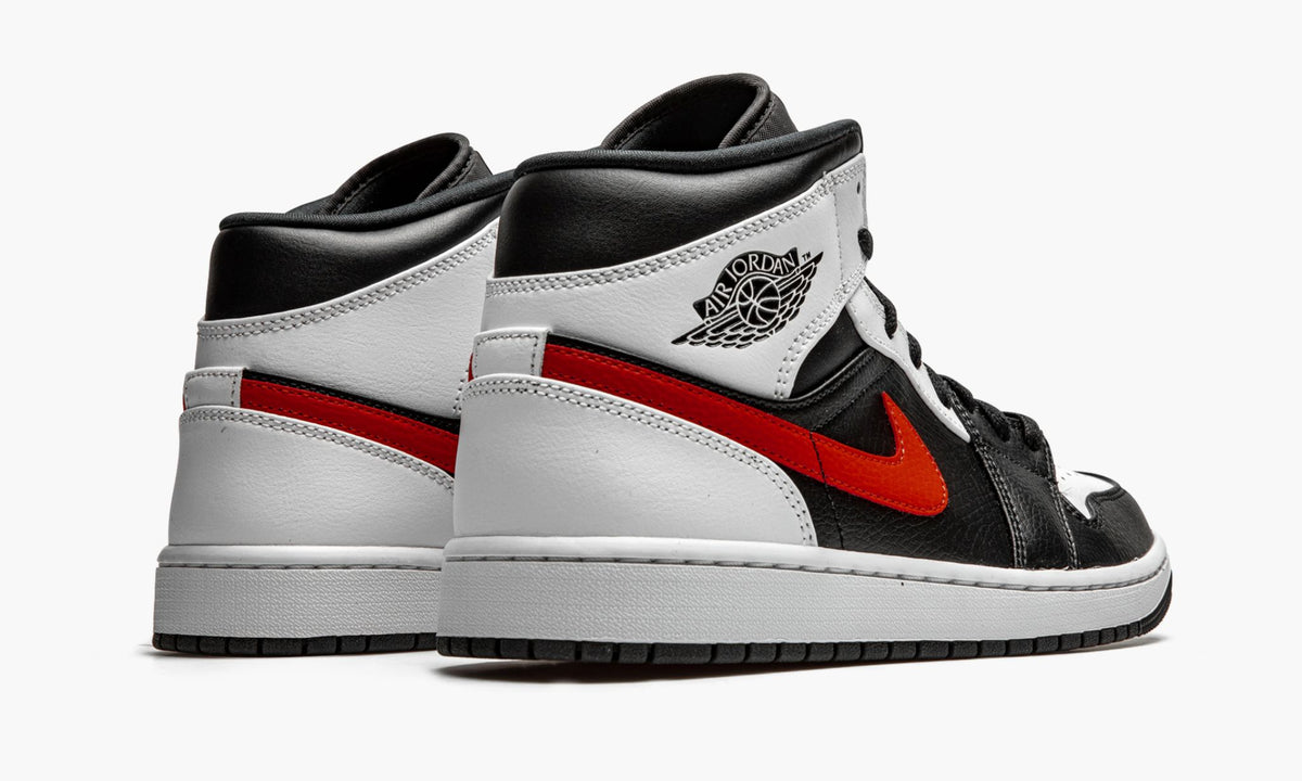 "Chile Red" Air Jordan 1 Mid - product image from the listing.