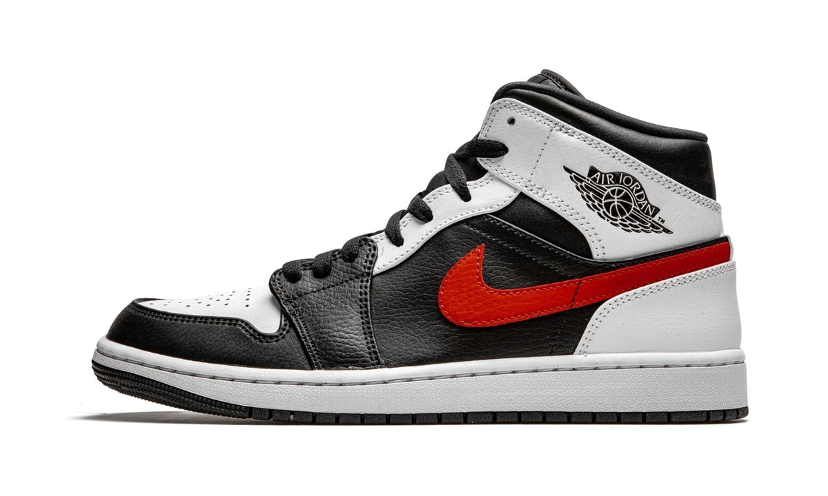 "Chile Red" Air Jordan 1 Mid - product image from the listing.