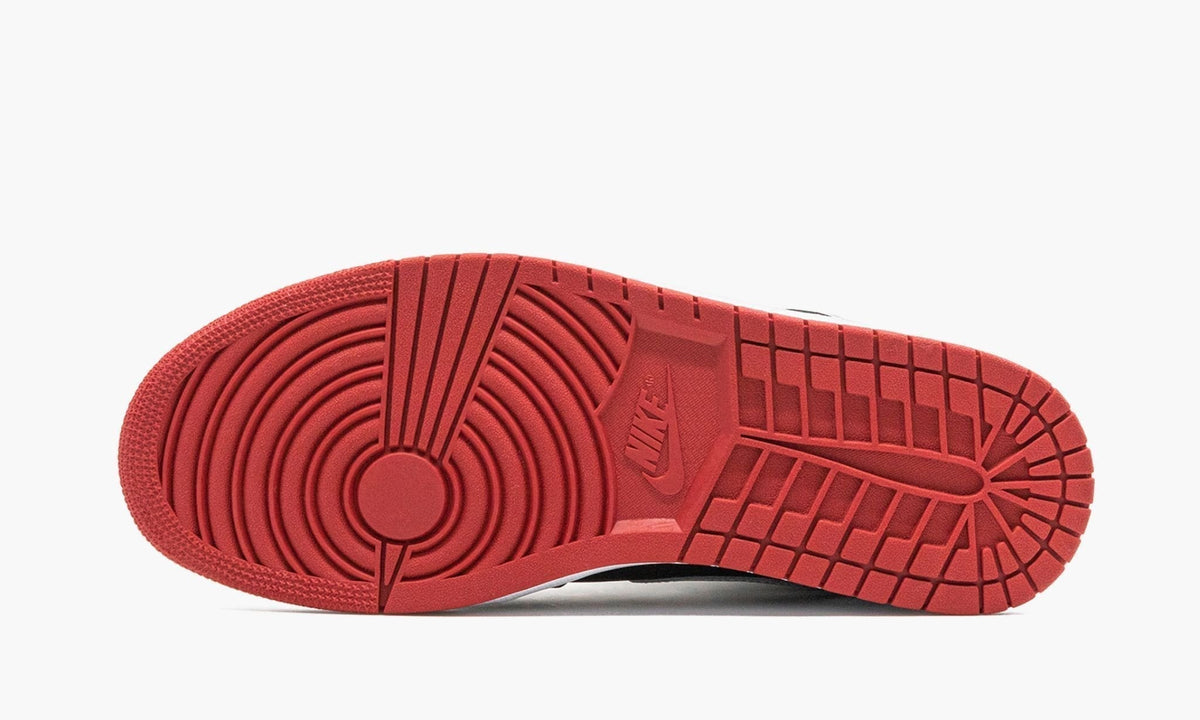 "Johnny Kilroy" Air Jordan 1 Mid - product image from the listing.