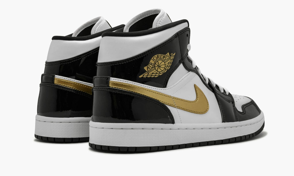 "Black Gold Patent Leather" Air Jordan 1 Mid SE - product image from the listing.