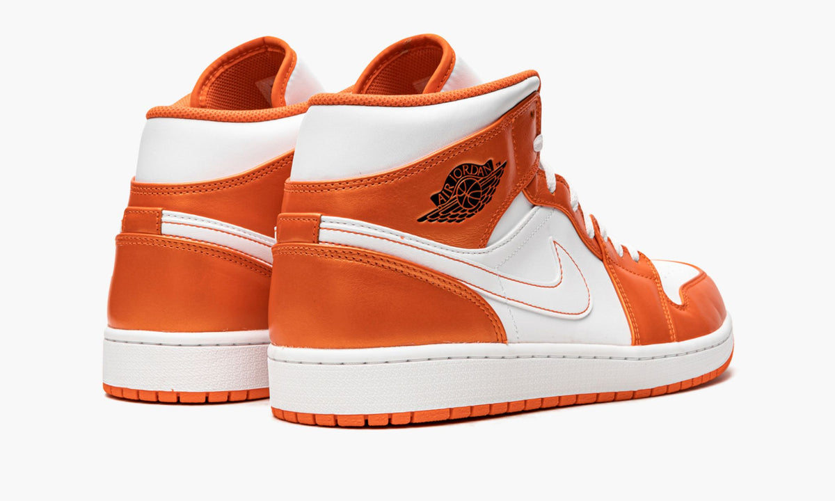 "Electro Orange" Air Jordan 1 Mid SE - product image from the listing.