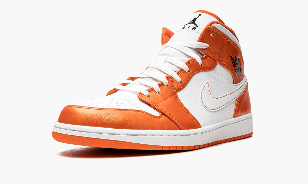 "Electro Orange" Air Jordan 1 Mid SE - product image from the listing.