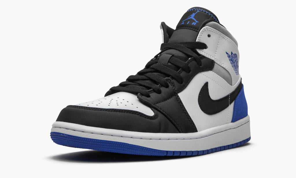 "Game Royal Black Toe" Air Jordan 1 Mid SE - product image from the listing.