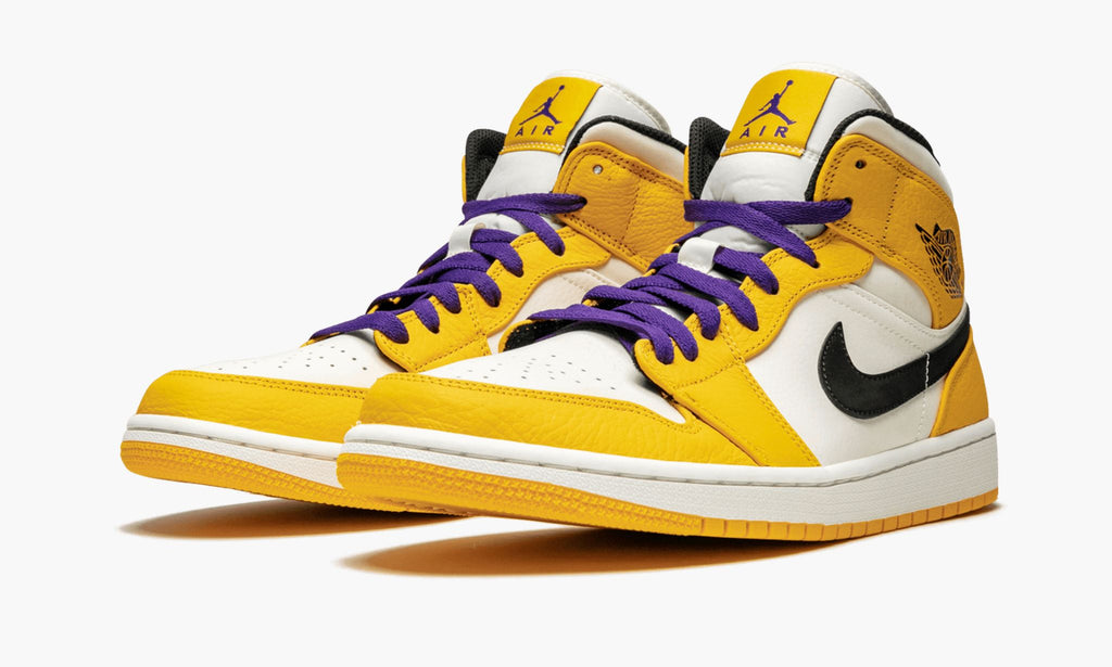 Lakers - Air Jordan 1 Mid SE - product image from the listing.