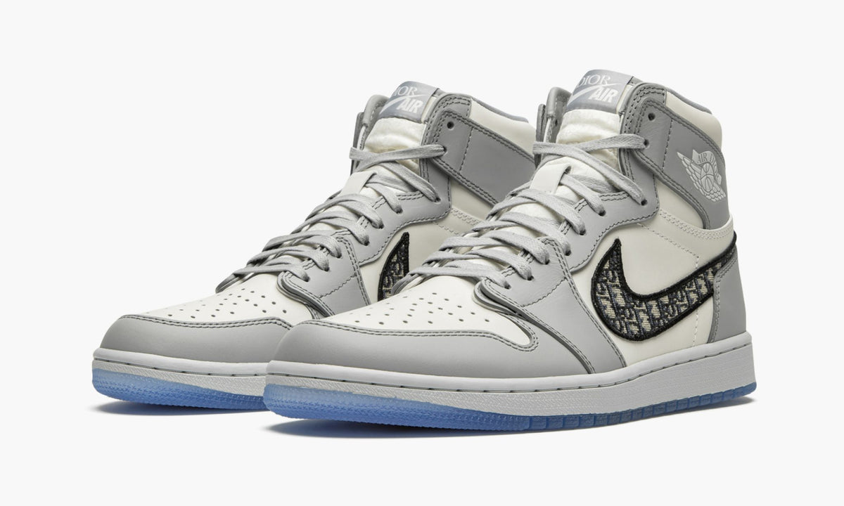 "Dior" Air Jordan 1 Retro High - product image from the listing.