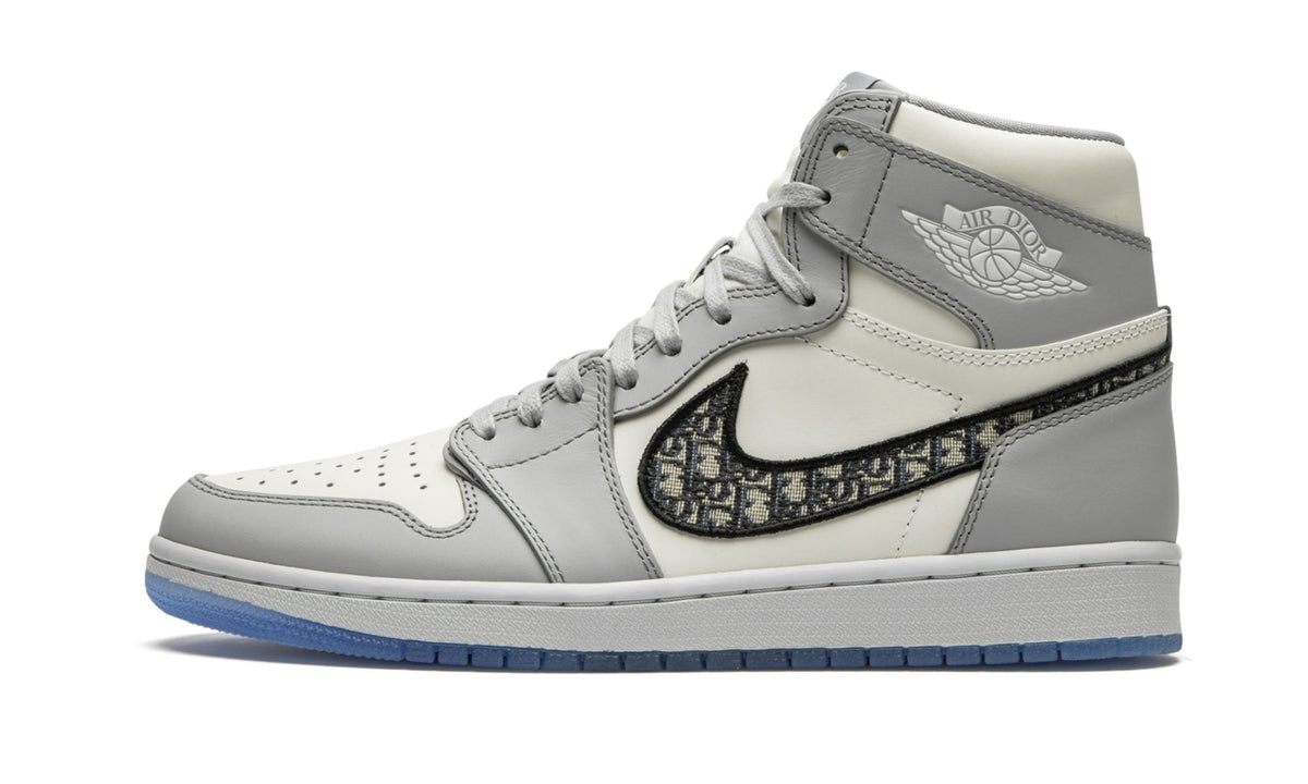 "Dior" Air Jordan 1 Retro High - product image from the listing.