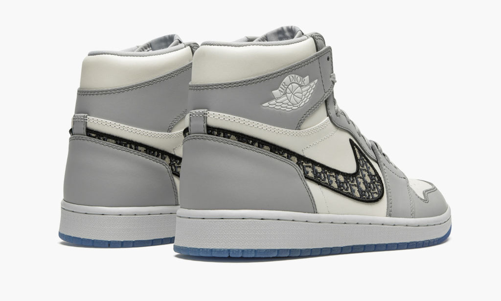"Dior" Air Jordan 1 Retro High - product image from the listing.