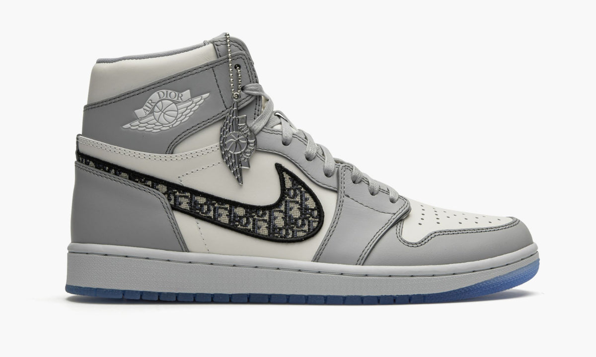 "Dior" Air Jordan 1 Retro High - product image from the listing.