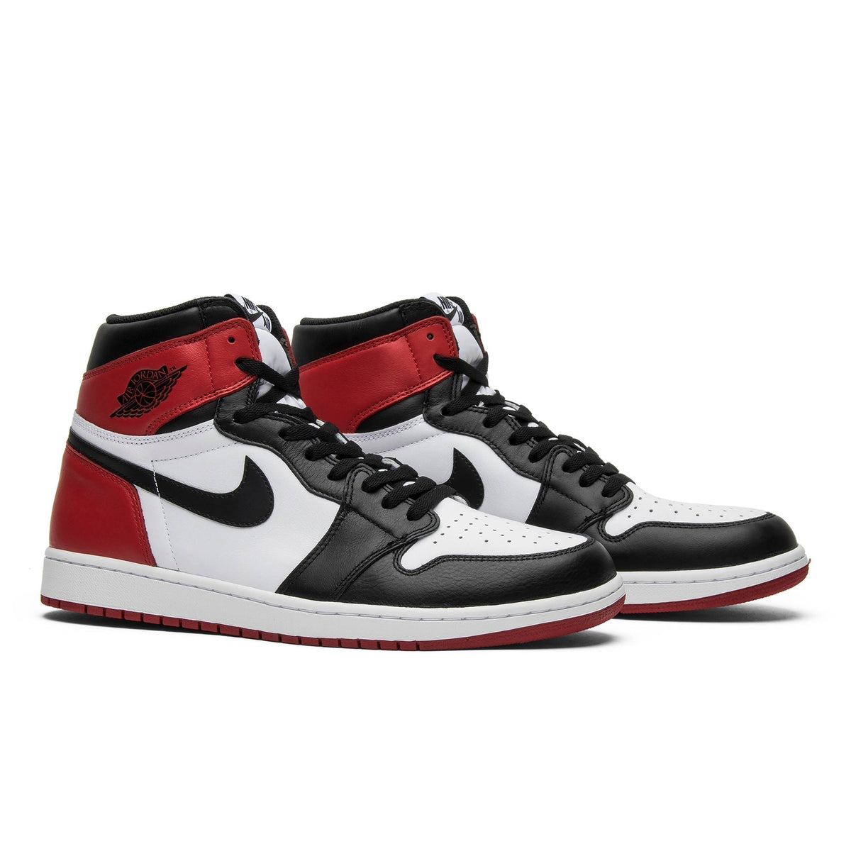 "Black Toe" Air Jordan 1 Retro High OG 2016 555088-125 - product image from the listing.