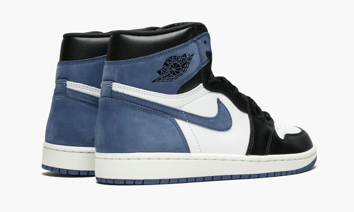 "Blue Moon" Air Jordan 1 Retro High OG - product image from the listing.