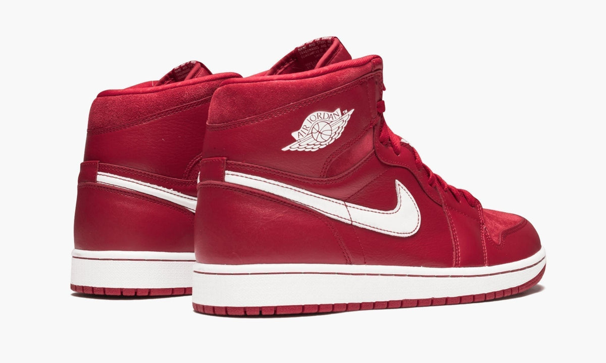 "Gym Red" Air Jordan 1 Retro High OG - product image from the listing.