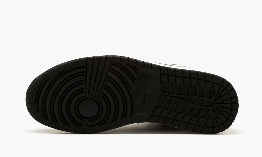 "RE2PECT" Air Jordan 1 Retro High OG - product image from the listing.