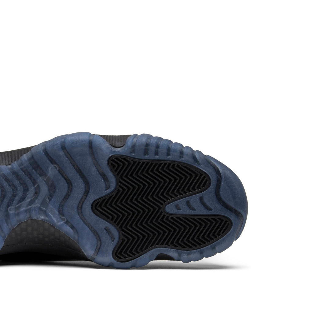"Cap and Gown" Air Jordan 11 Retro 378037-005 - product image from the listing.