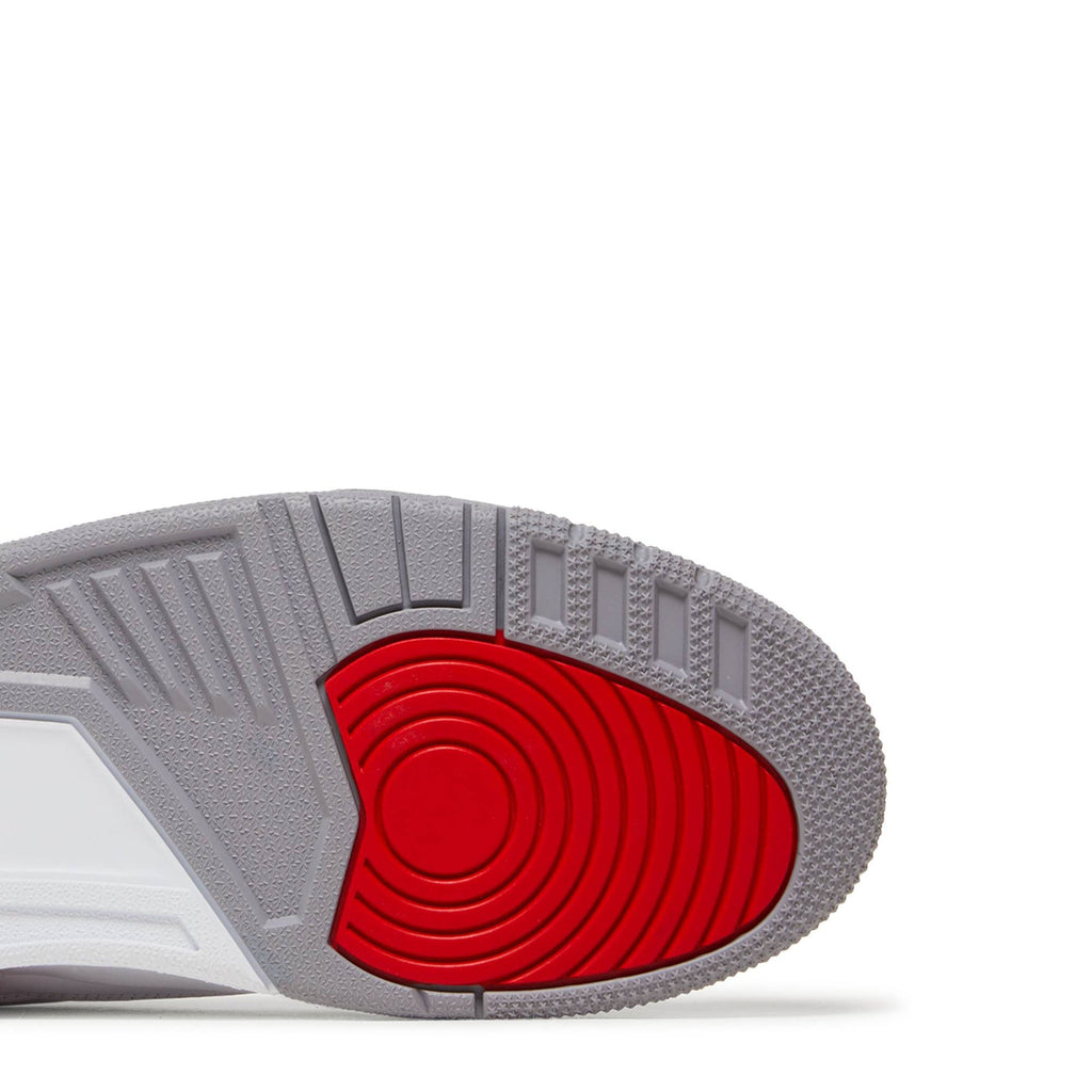 Fire Red 2022 - Air Jordan 3 Retro DN3707-160 - product image from the listing.