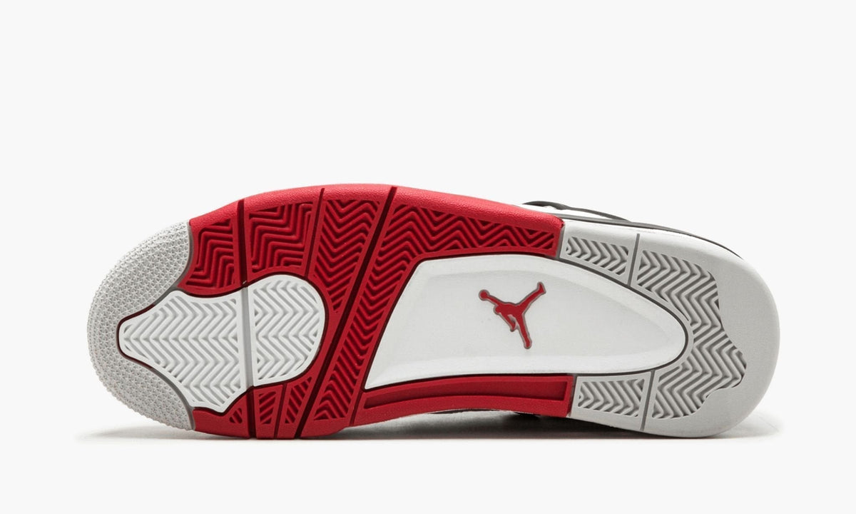 "Fire Red" Air Jordan 4 Retro - product image from the listing.