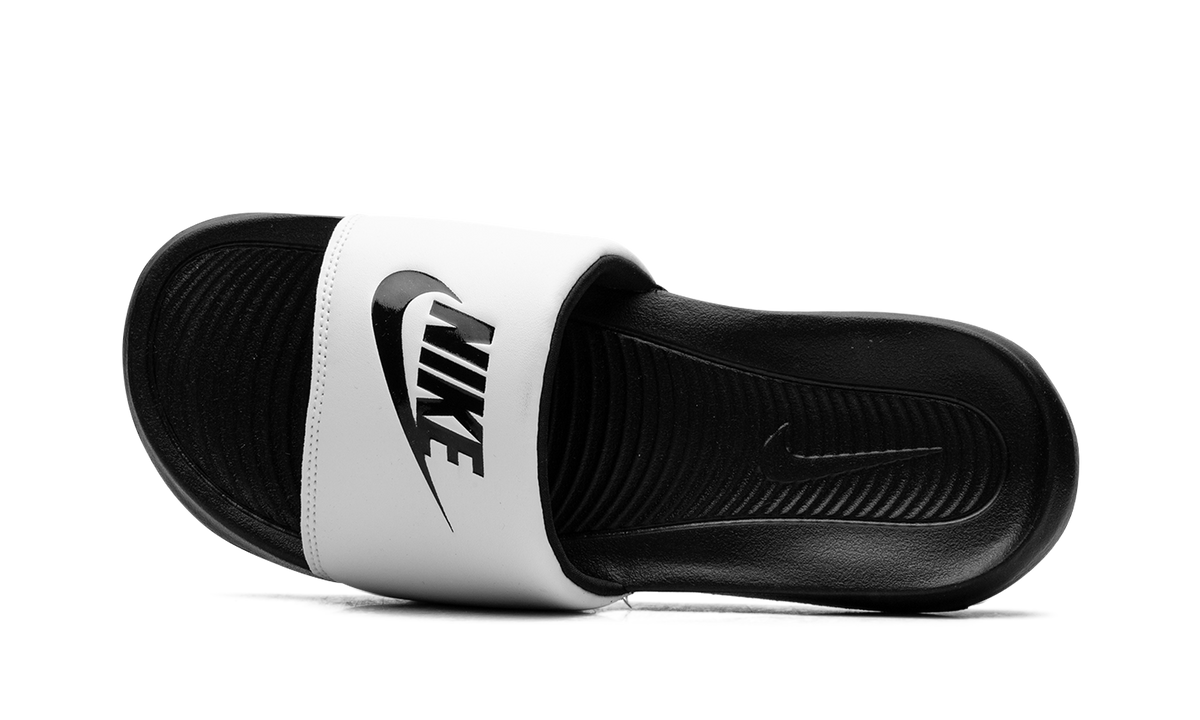 "Black White" Victori One Slide CN9675-005 - product image from the listing.