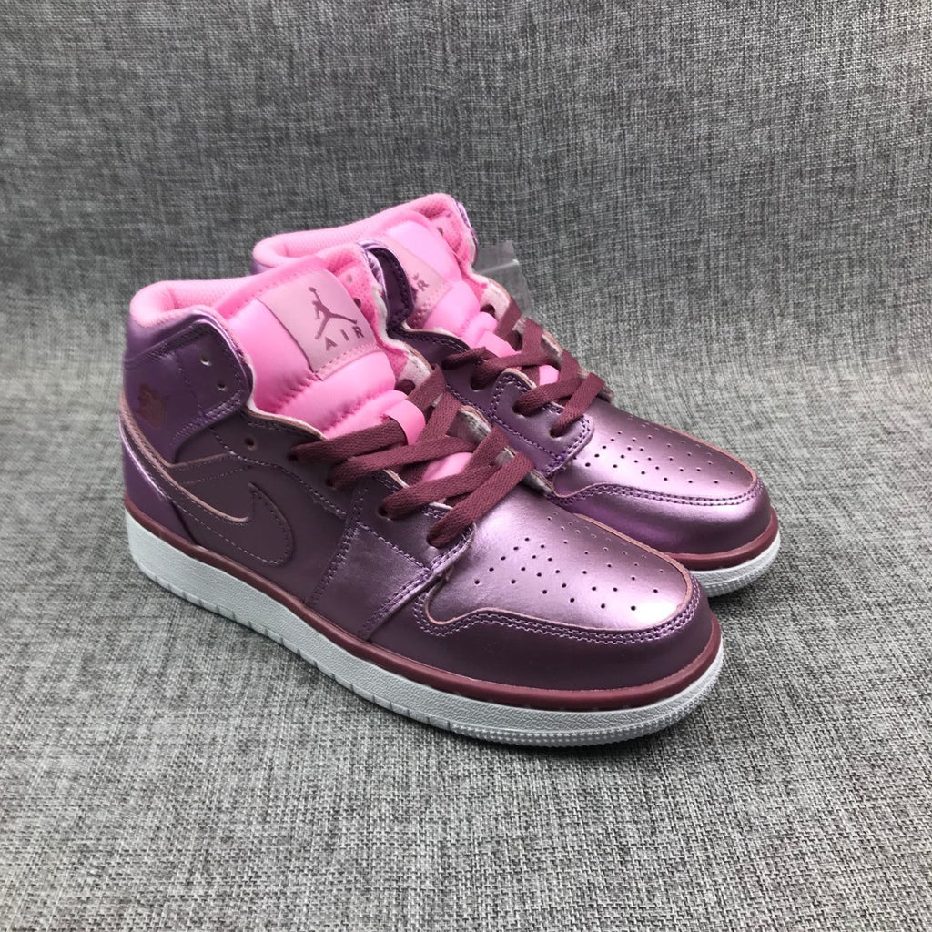 Sneakers Pink Rose - Jordan 1 Mid AV5174-640 - product image from the listing.
