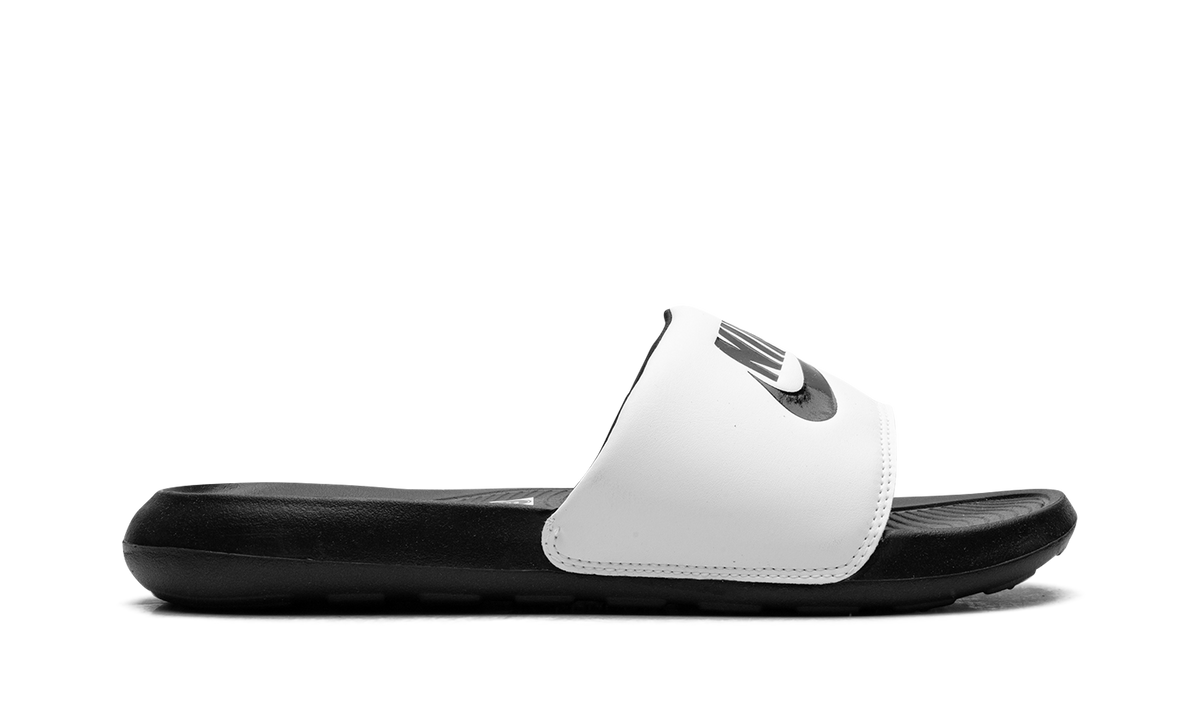 "Black White" Victori One Slide CN9675-005 - product image from the listing.