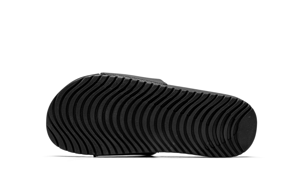 "Black" Kawa Slide GS 819352 001 - product image from the listing.