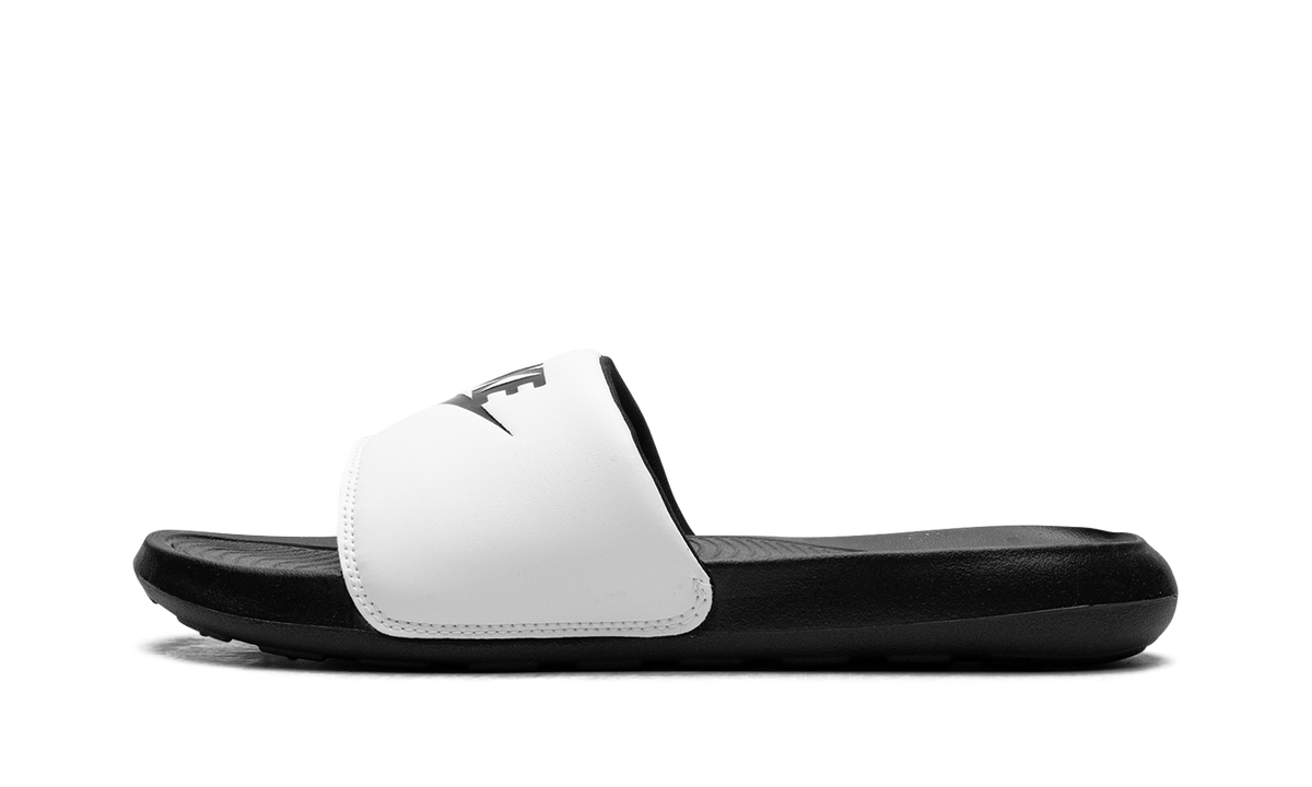 "Black White" Victori One Slide CN9675-005 - product image from the listing.
