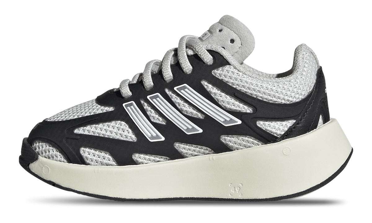 "Core Black / Cloud White / Grey One" Adizero Aruku TD JP8738 - product image from the listing.