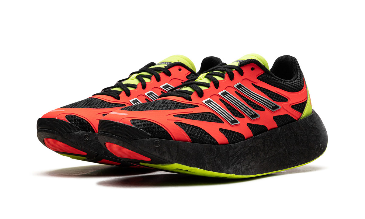"Carbon Black Solar Red" Adizero Aruku JH5692 - product image from the listing.