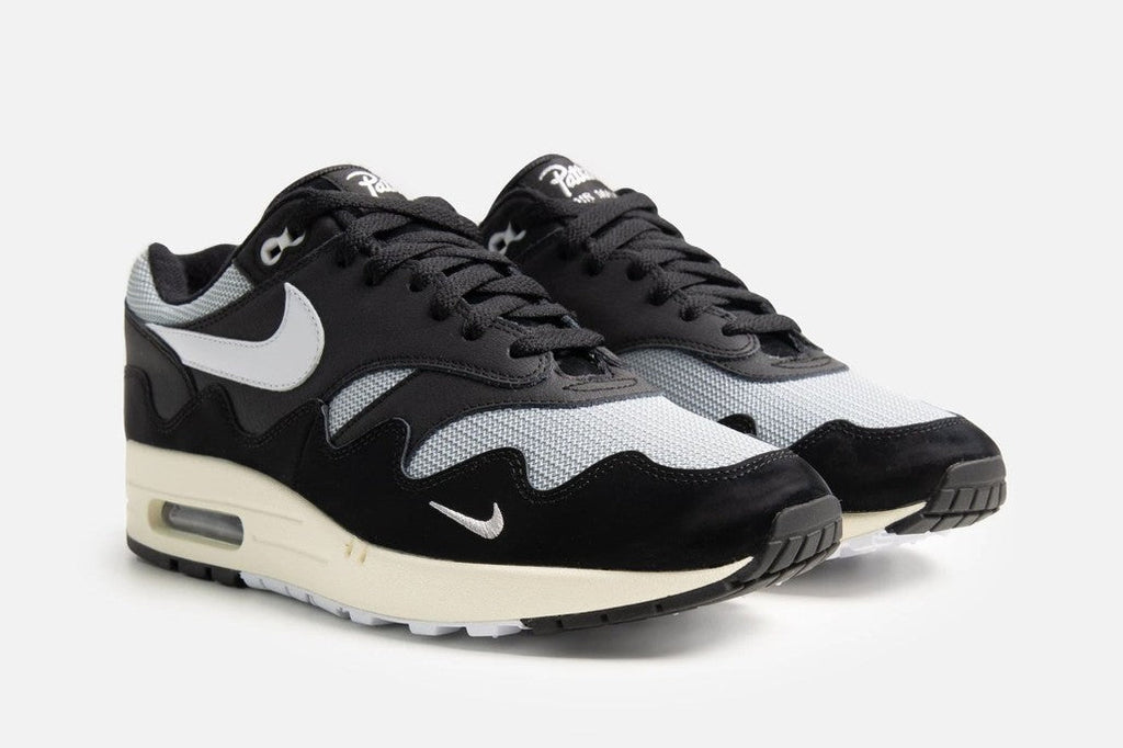 Patta x Nike Air Max 1 Black White (With Bracelet) - product image from the listing.