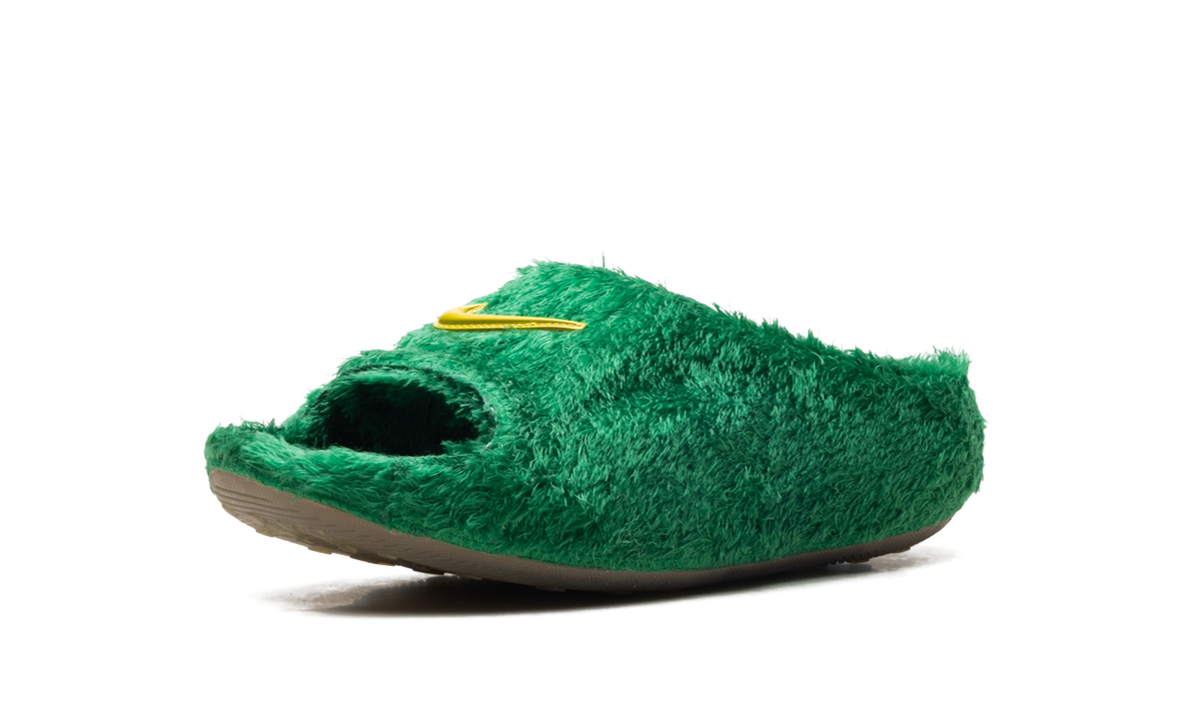 ".SWOOSH - Touch Grass" ReactX Rejuven8 Slide IO9763 300 - product image from the listing.