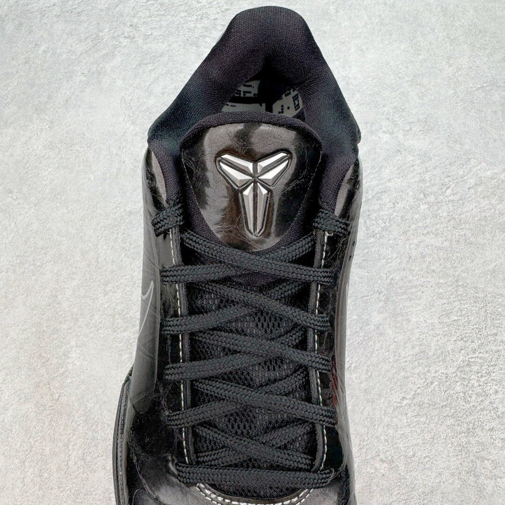 "BlackOut" NK Zoom Kobe V5 2010 Black 386429-003 Size 6.5-14 - product image from the listing.