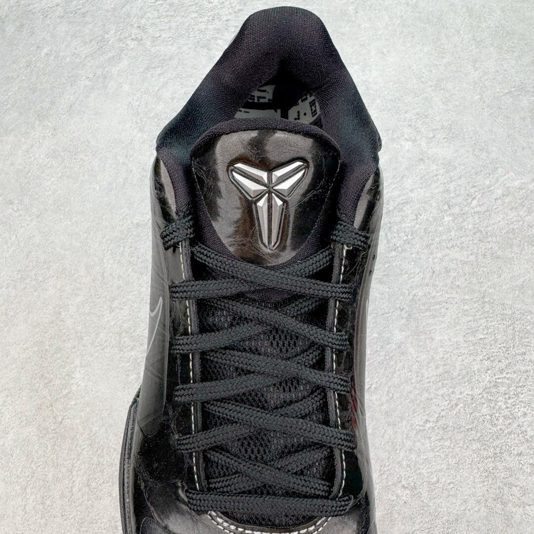 "BlackOut" NK Zoom Kobe V5 2010 Black 386429-003 Size 6.5-14 - product image from the listing.