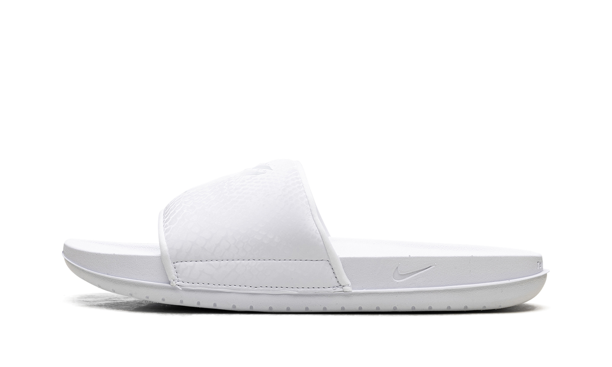 "Triple White" Kobe Offcourt Slide IF2870 100 - product image from the listing.