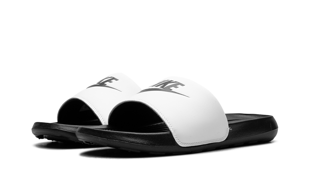 "Black White" Victori One Slide CN9675-005 - product image from the listing.